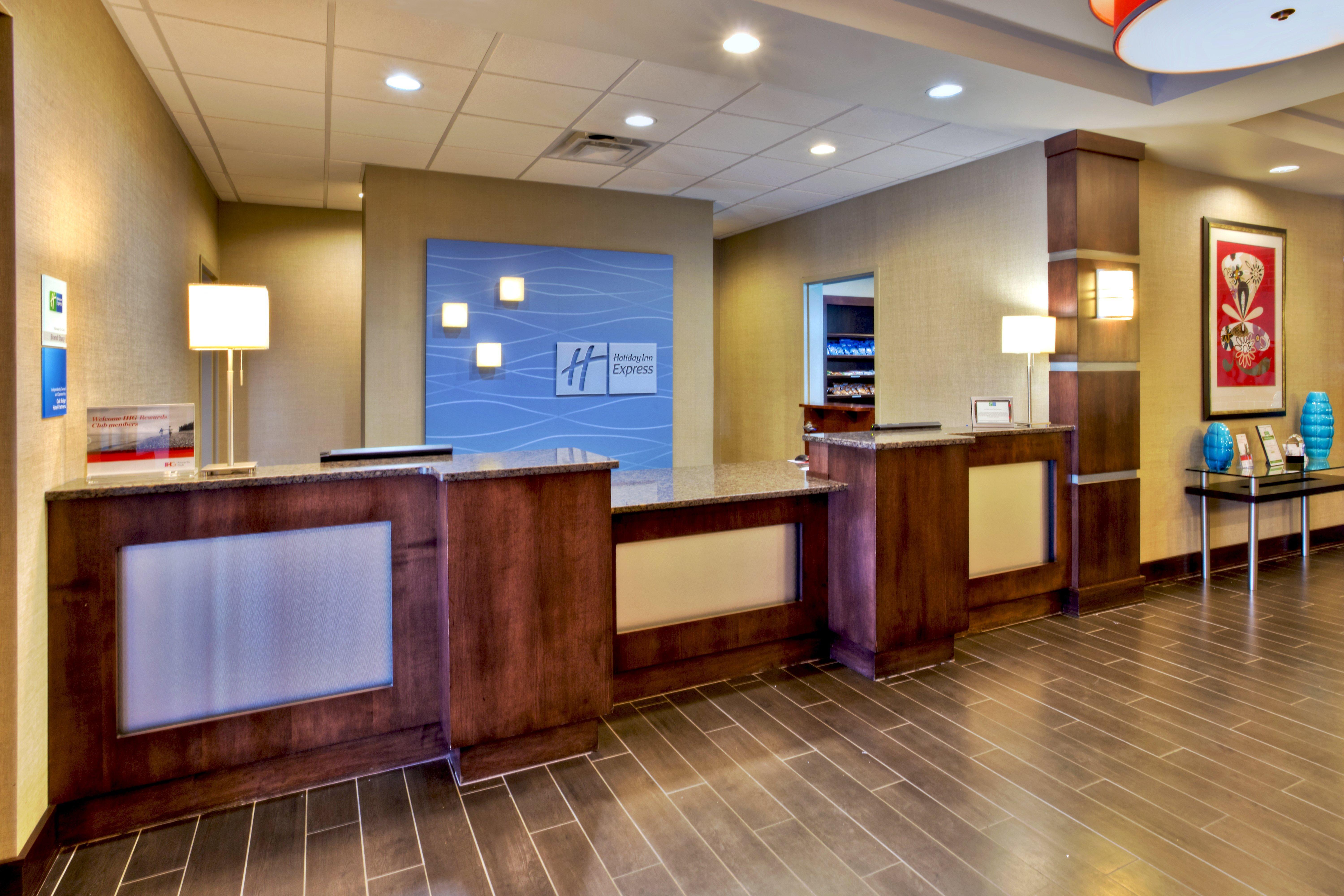 Holiday Inn Express & Suites Oak Ridge By Ihg Buitenkant foto
