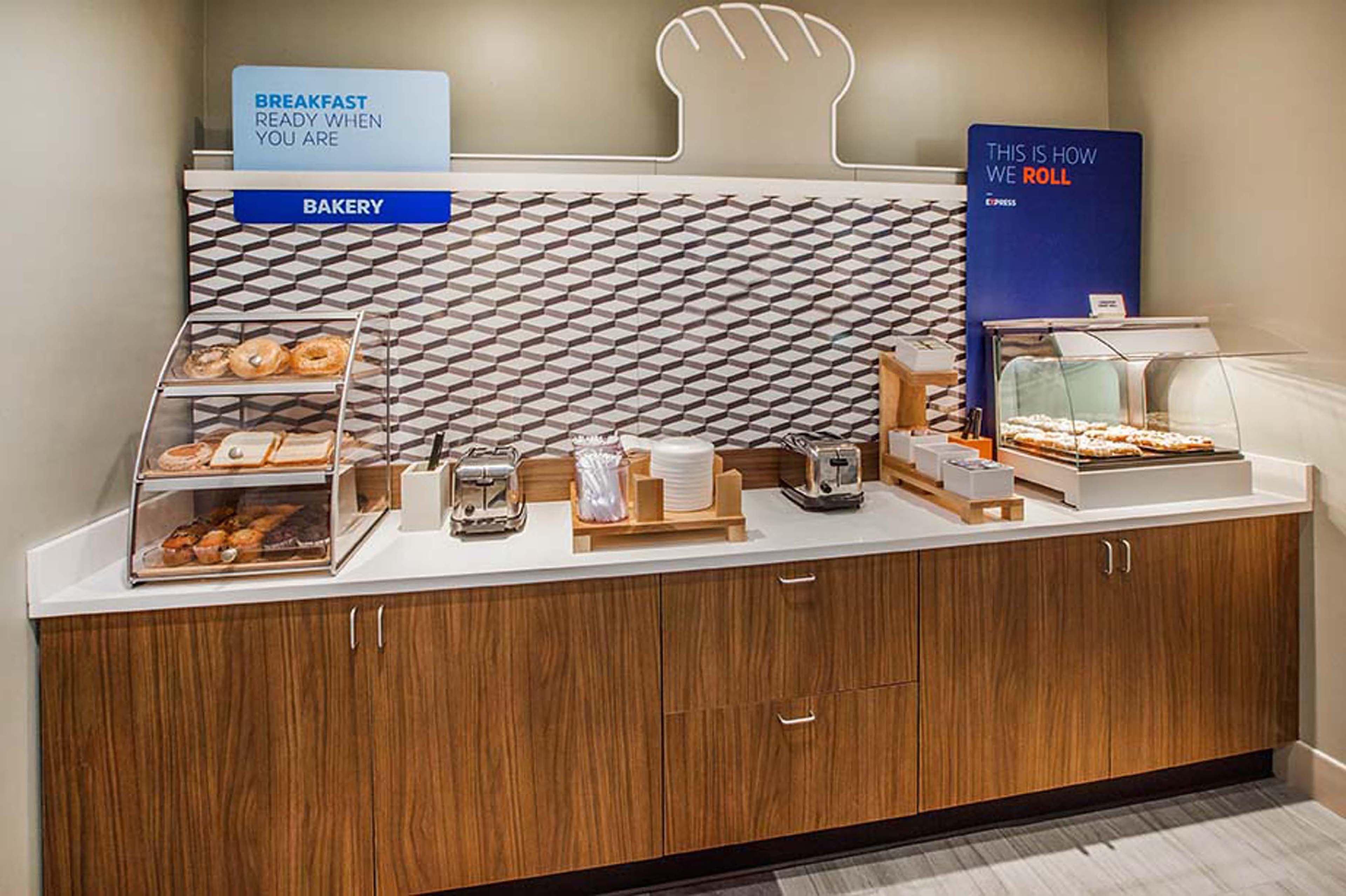 Holiday Inn Express & Suites Oak Ridge By Ihg Buitenkant foto